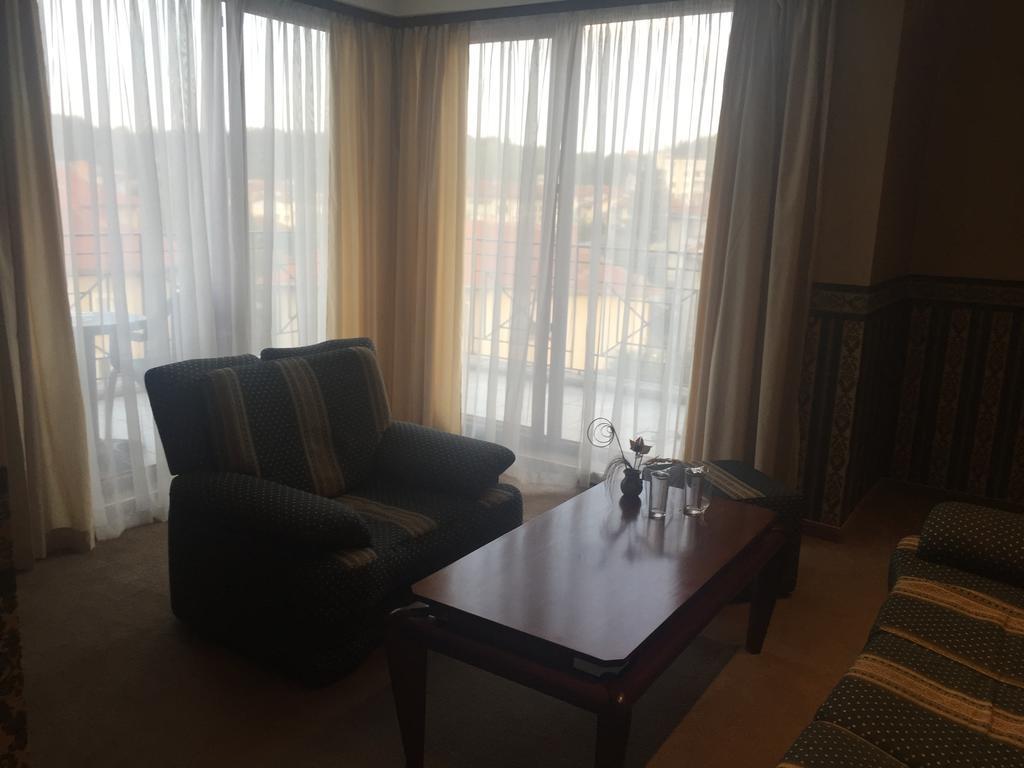 Chateau Montagne Hotel Troyan Troyan  Esterno foto