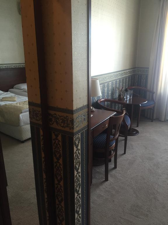 Chateau Montagne Hotel Troyan Troyan  Esterno foto