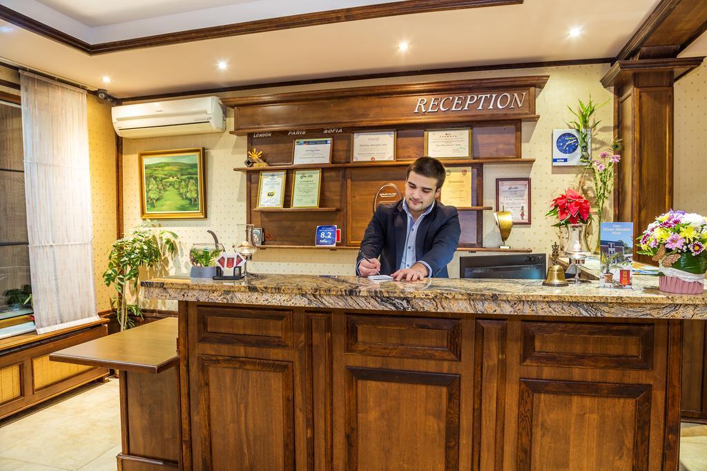 Chateau Montagne Hotel Troyan Troyan  Esterno foto