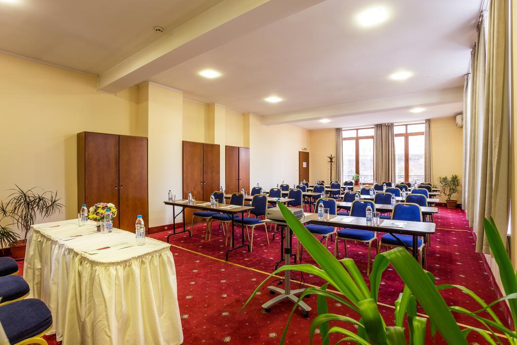 Chateau Montagne Hotel Troyan Troyan  Esterno foto