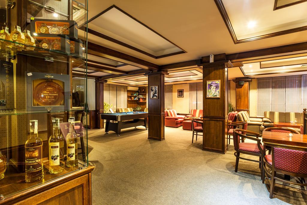 Chateau Montagne Hotel Troyan Troyan  Esterno foto